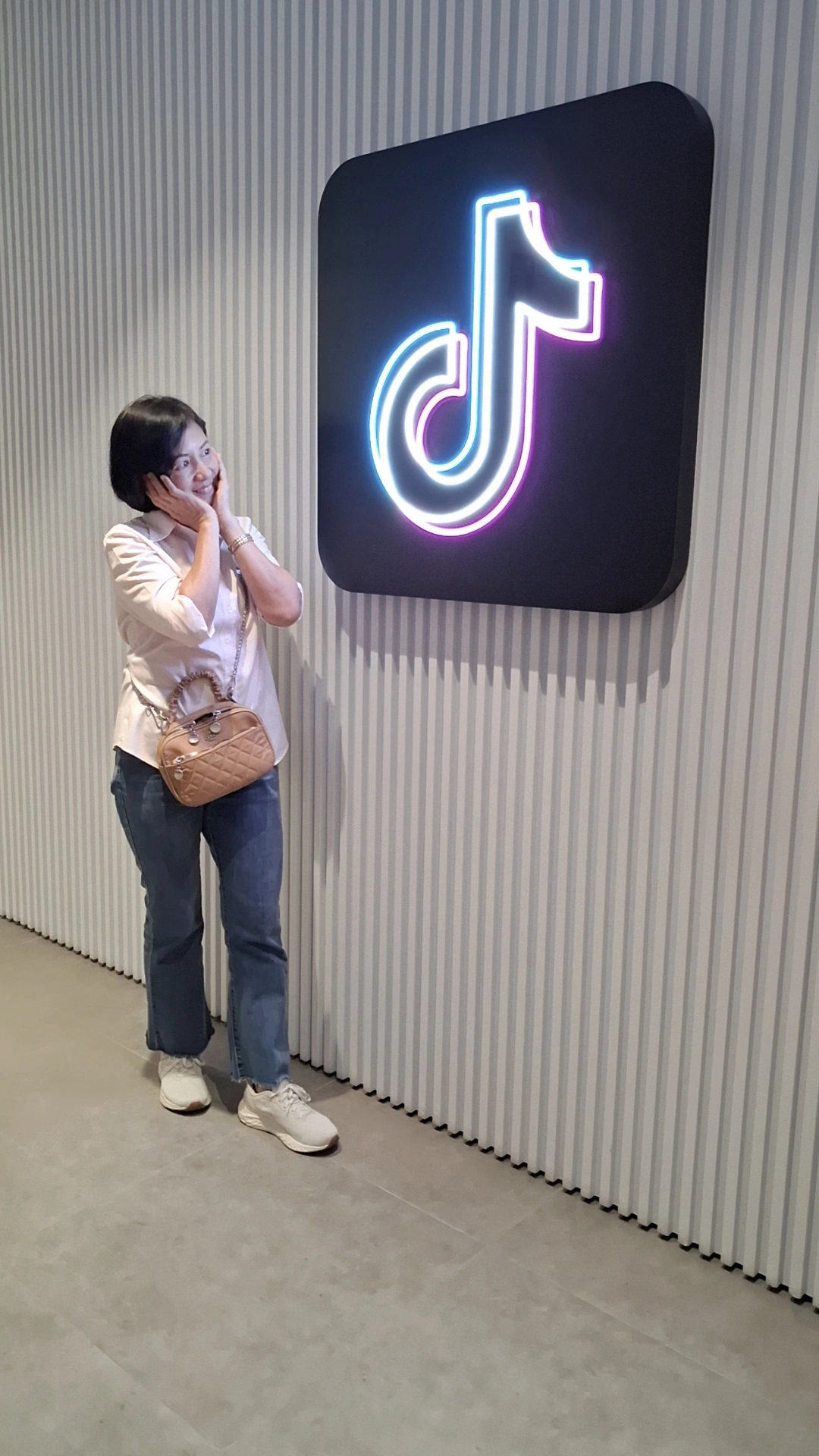 Wanthat8 — model in Manila